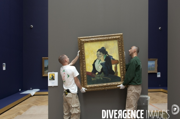 Accrochage de l exposition  Le Grand Atelier du Midi  au Musée des Beaux-Arts de Marseille