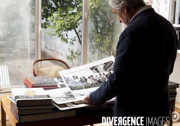 -exclusif- costa-gavras- rendez-vous chez lui avant son exposition  carnets photographiques  a la maison européenne de la photographie.