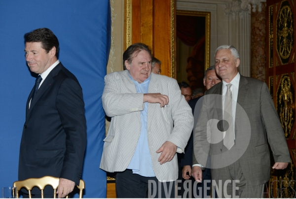 Conférence de presse pour le premier festival du cinéma russe à Nice : Gérard Depardieu, Christian Estrosi