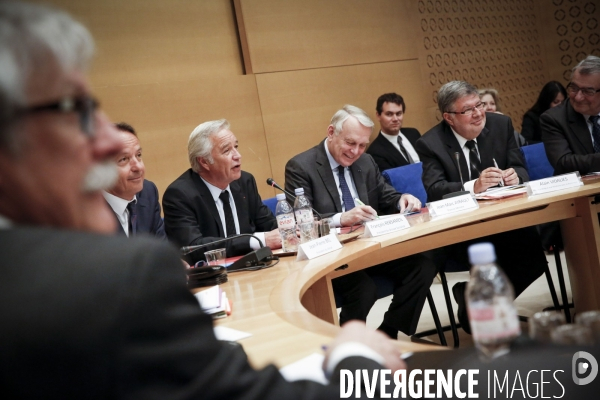 Jean-Marc Ayrault et le groupe PS au Sénat
