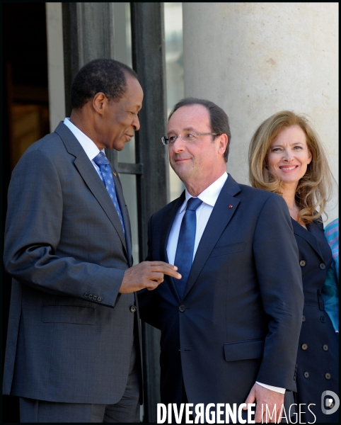 François Hollande et Valérie Trierweiler reçoivent des chefs d états africains