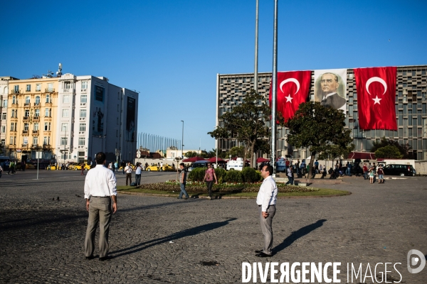 Rassemblement  immobile , place Taksim