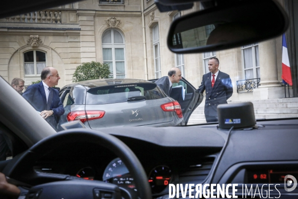 Un jour avec Bernard Cazeneuve, ministre du Budget