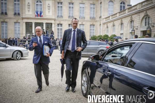 Un jour avec Bernard Cazeneuve, ministre du Budget