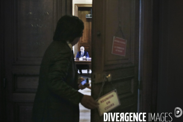 Un jour avec Bernard Cazeneuve, ministre du Budget