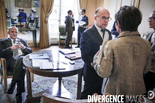 Un jour avec Bernard Cazeneuve, ministre du Budget