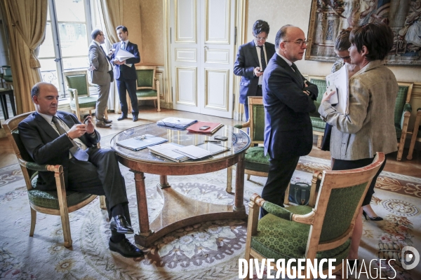 Un jour avec Bernard Cazeneuve, ministre du Budget