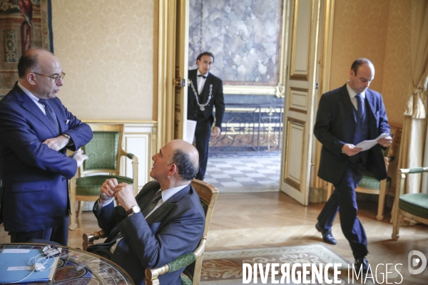 Un jour avec Bernard Cazeneuve, ministre du Budget
