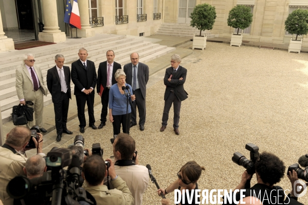 François HOLLANDE reçoit les représentants syndicaux européens