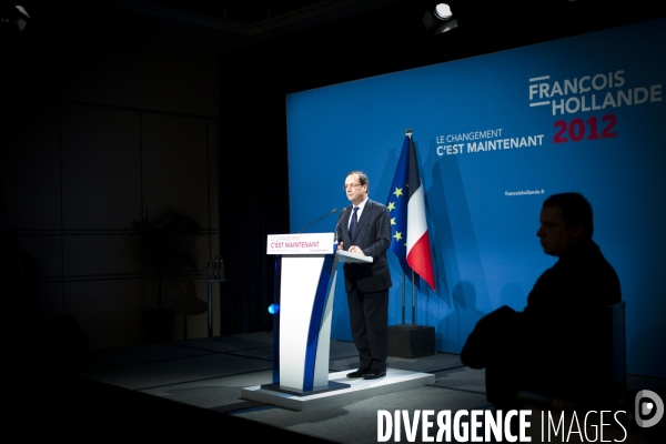 Paris : Francois Hollande, discours sur la defense nationale.