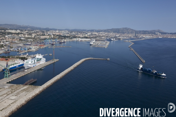 Vue aerienne du Grand Port Maritime de Marseille