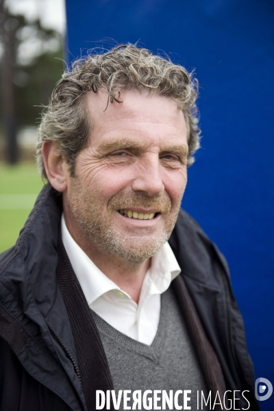 Un nouveau parc à Paris, les pelouses de l hippodrome d Auteuil.Portrait de michel Pena, paysagiste