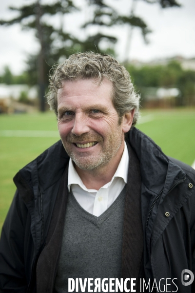 Un nouveau parc à Paris, les pelouses de l hippodrome d Auteuil.Portrait de michel Pena, paysagiste