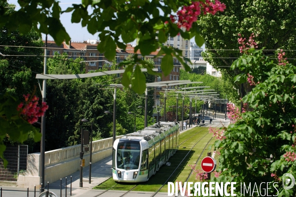 Des tramways et des villes