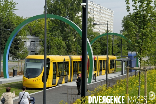 Des tramways et des villes.Tramway a Mulhouse
