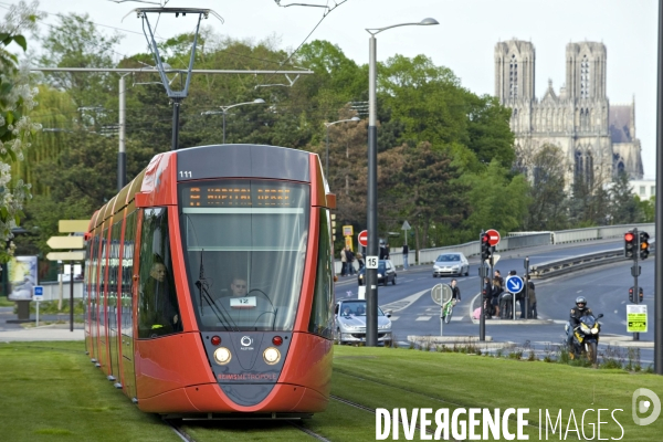 Des tramways et des villes.Tramway a Reims