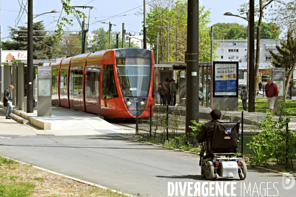 Des tramways et des villes.Tramway a Reims