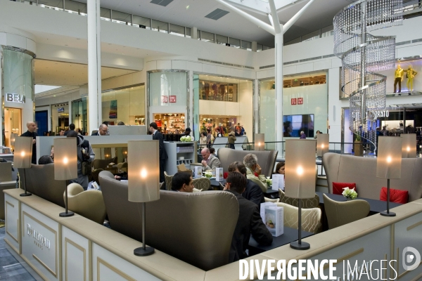 Le corner Dalloyau a So West le centre commercial de l ouest parisien