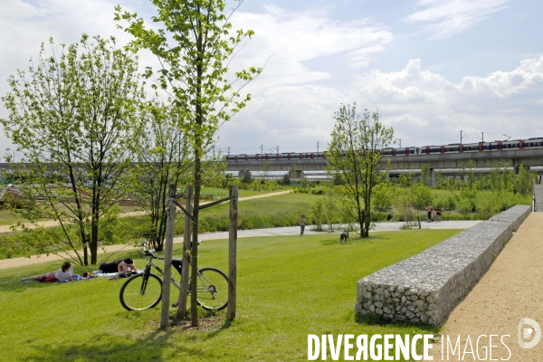 La nature dans la ville -Série 01.Nanterre.Parc du chemin de l ile