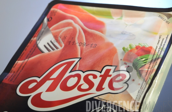 Ces marques qui ne sont plus francaises. Illustration de célèbres marques alimentaires qui ne sont plus des entreprises françaises (Panzani, Orangina, Lu, Petit Navire, Benedicta, Amora, Vico, Aoste, Saupiquet, La Vosgienne )