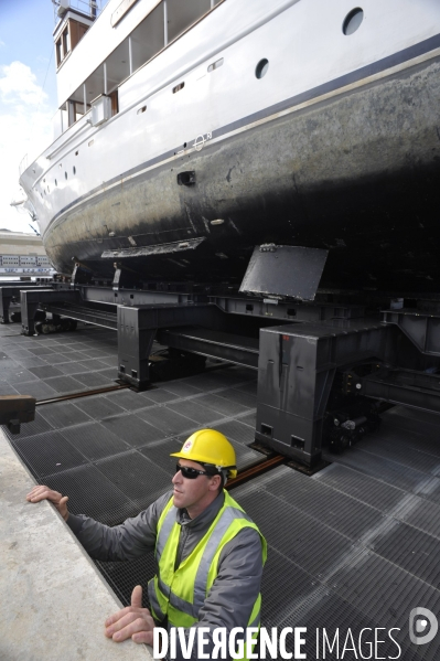 Les Mega-Yachts se refont une beaute a La Ciotat