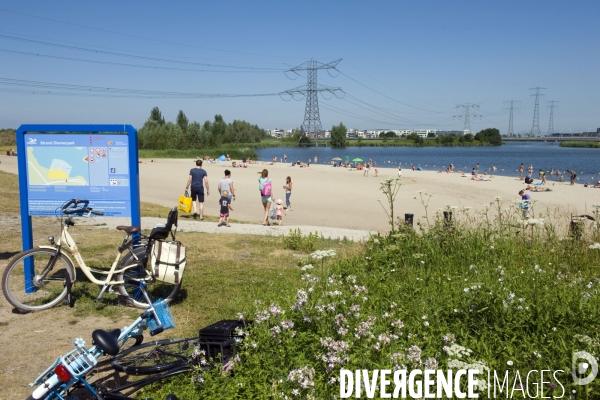 Amsterdam, illustration.Cest l etet sur une des plages d Ijburg