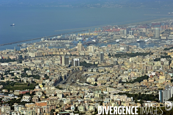 Gênes, une ville debout face à la mer