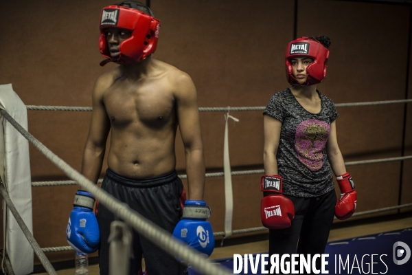 Entrainement de boxe educative destinee a des jeunes en difficultes mais egalement ouvert a tout public.