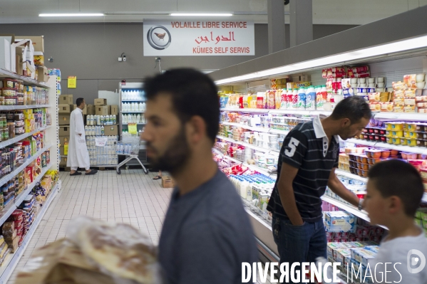 La communaute musulmane a roubaix, durant le ramadan.