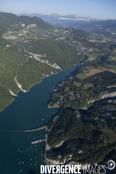 Vue aerienne du lac de Serre Poncon