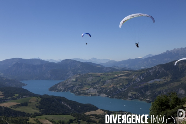 Vue aerienne du lac de Serre Poncon