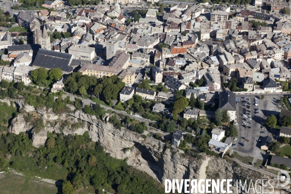 Vue aerienne du lac de Serre Poncon