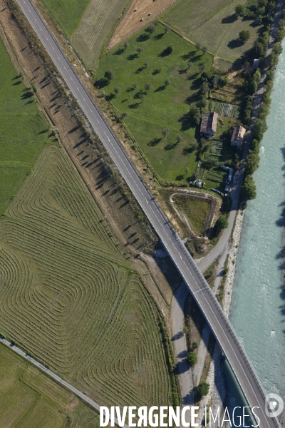 Vue aerienne du lac de Serre Poncon