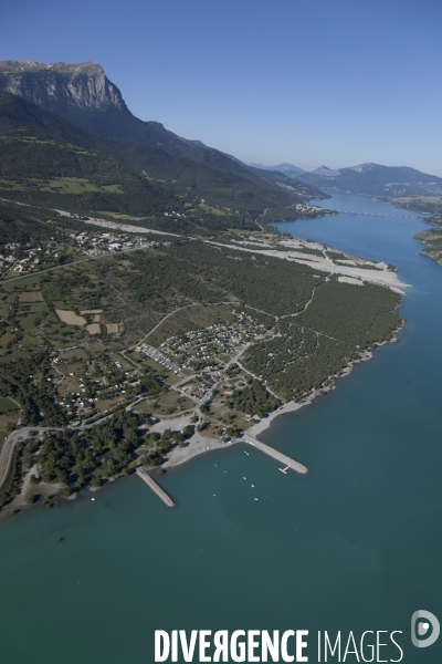 Vue aerienne du lac de Serre Poncon