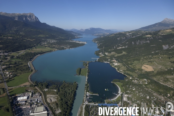 Vue aerienne du lac de Serre Poncon