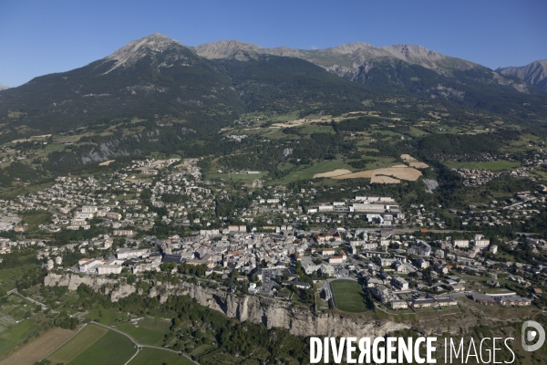 Vue aerienne du lac de Serre Poncon