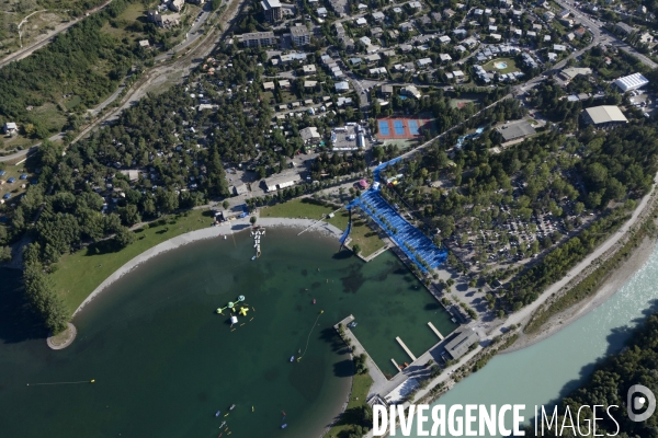 Vue aerienne du lac de Serre Poncon