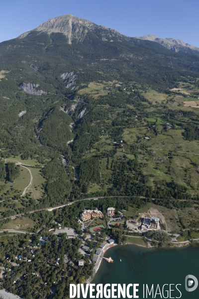 Vue aerienne du lac de Serre Poncon