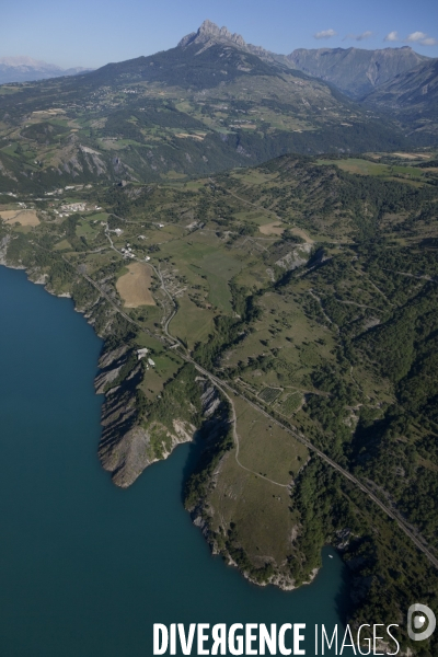 Vue aerienne du lac de Serre Poncon