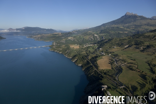 Vue aerienne du lac de Serre Poncon