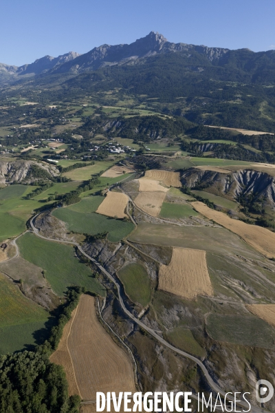 Vue aerienne du lac de Serre Poncon