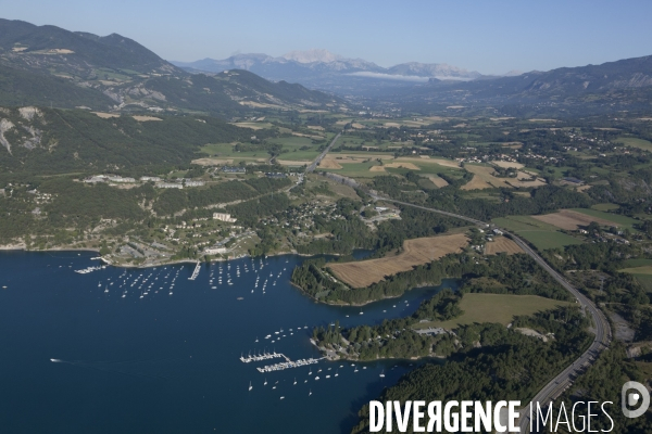 Vue aerienne du lac de Serre Poncon