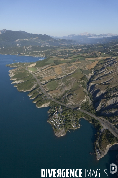 Vue aerienne du lac de Serre Poncon