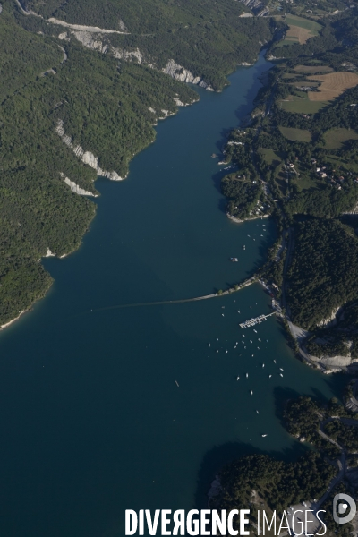 Vue aerienne du lac de Serre Poncon