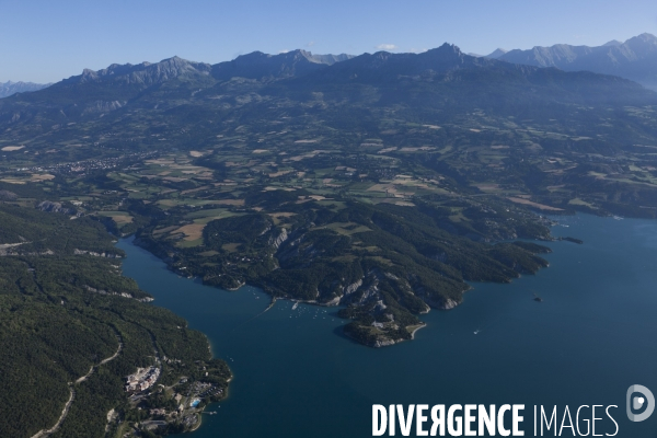 Vue aerienne du lac de Serre Poncon