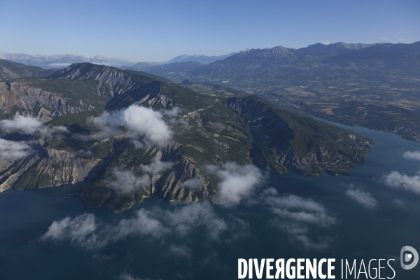 Vue aerienne du lac de Serre Poncon