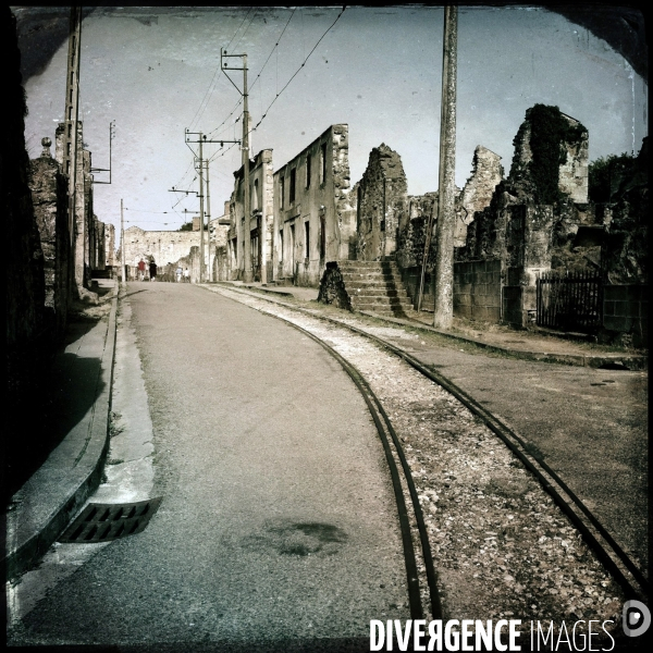 Depuis le 10 juin 1944, les ruines du village d Oradour sur Glane en Haute-Vienne ont été conservées en témoignage des atrocités commises par les nazis.