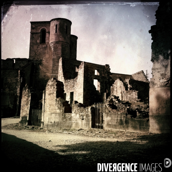 Depuis le 10 juin 1944, les ruines du village d Oradour sur Glane en Haute-Vienne ont été conservées en témoignage des atrocités commises par les nazis.