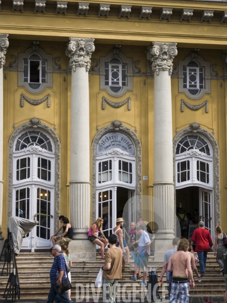 Les thermes Széchenyi