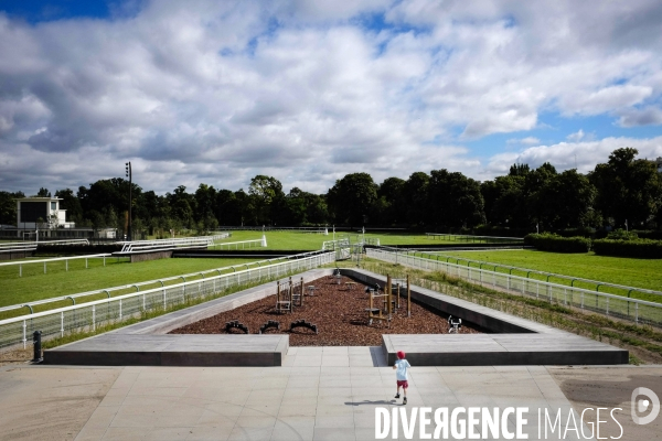Un nouveau parc à Paris : les pelouses de l hippodrome d Auteuil.